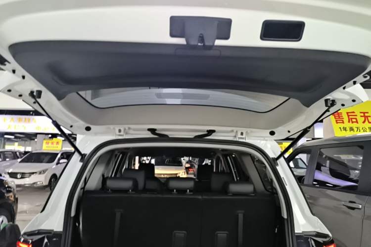 Used Wuling Jiachen 2022 1.5L Manual Comfort Edition Trunk
