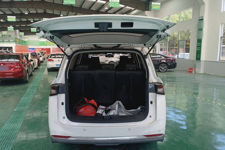 Used Wuling Jiachen 2022 1.5T Manual Light Enjoyment Dynamic Version Trunk