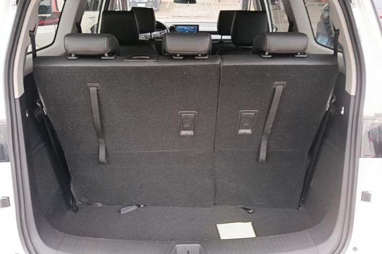 Used Wuling Jiachen 2022 1.5T CVT Smart Luxury Version Trunk
