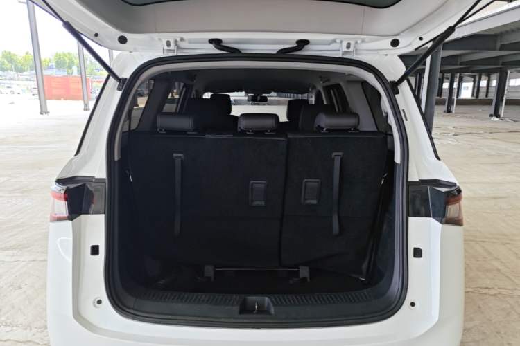 Used Wuling Jiachen 2022 1.5L Manual Enjoyment Elite Model Trunk