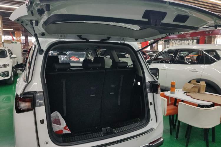 Used Wuling Jiachen 2022 1.5T CVT Smart Luxury Version Trunk