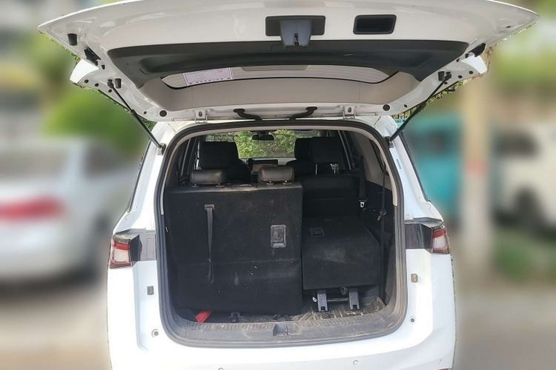 Used Wuling Jiachen 2022 1.5T CVT Smart Luxury Version Trunk