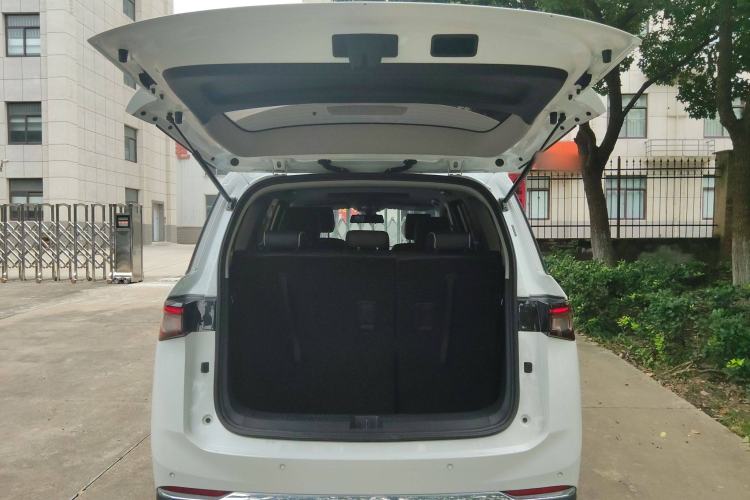 Used Wuling Jiachen 2022 1.5T CVT Deluxe Flagship Edition Trunk