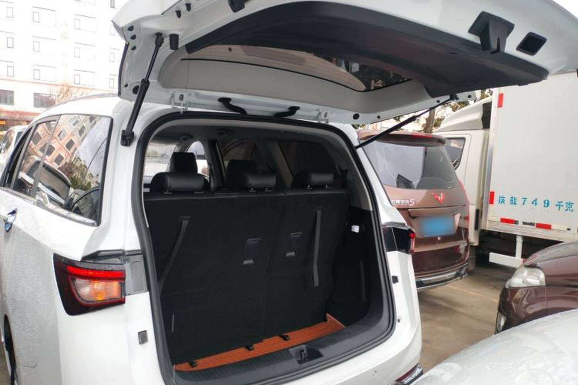 Used Wuling Jiachen 2022 1.5T CVT Smart Luxury Version Trunk