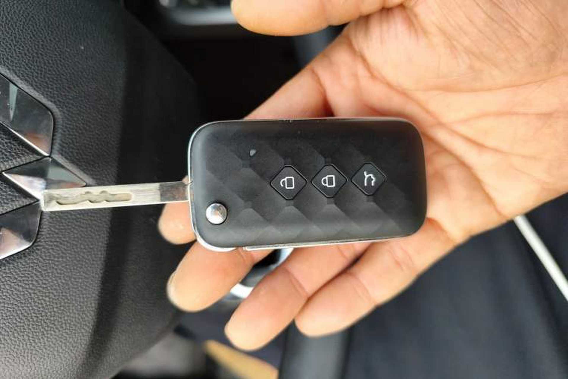 Used Wuling Jiachen 2022 1.5L Manual Comfort Edition Vehicle Key