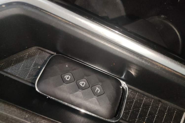 Used Wuling Jiachen 2022 1.5T CVT Smart Luxury Version Vehicle Key