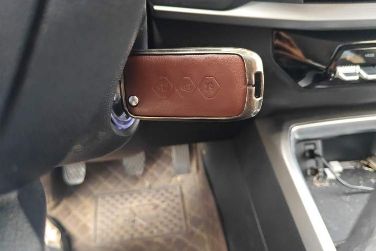 Used Wuling Jiachen 2022 1.5L Manual Comfort Edition Vehicle Key