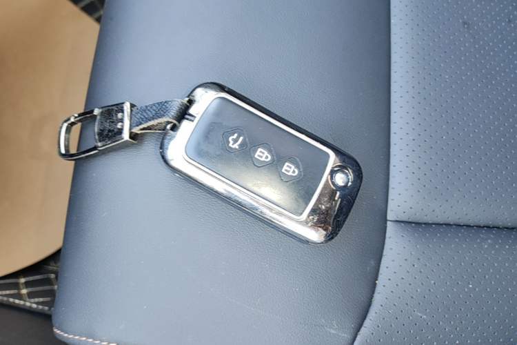 Used Wuling Jiachen 2022 1.5L Manual Comfort Edition Vehicle Key
