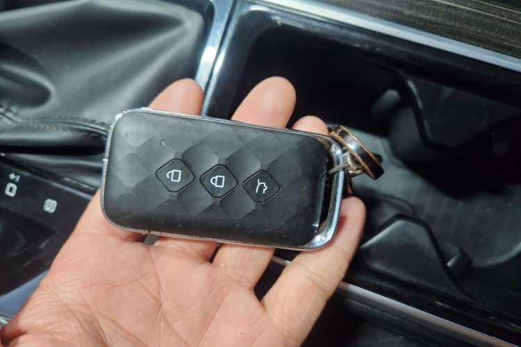 Used Wuling Jiachen 2022 1.5T CVT Smart Luxury Version Vehicle Key