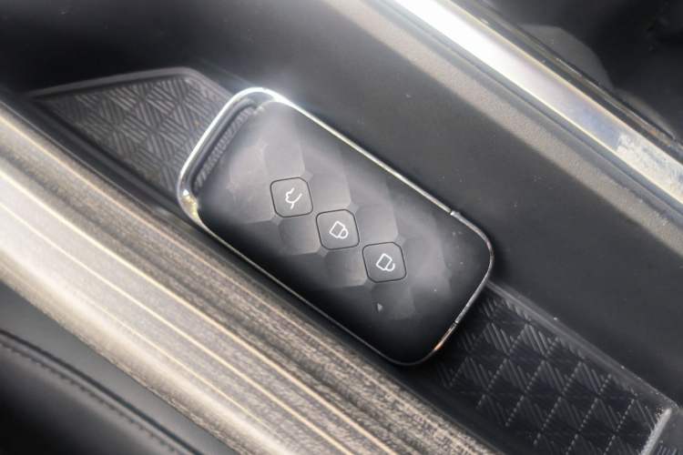 Used Wuling Jiachen 2022 1.5T CVT Deluxe Flagship Edition Vehicle Key