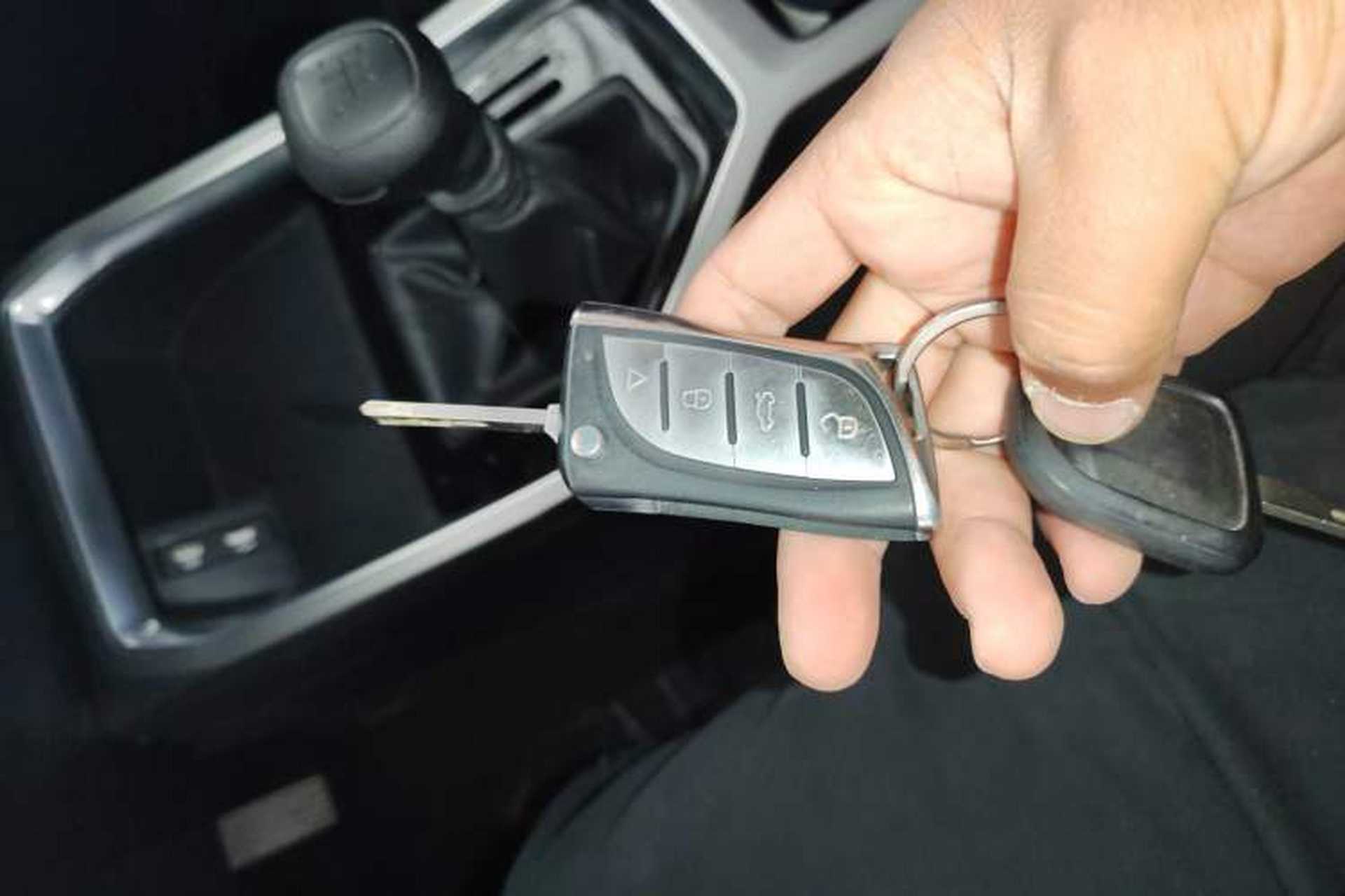 Used Wuling Jiachen 2022 1.5L Manual Enjoyment Elite Model Vehicle Key