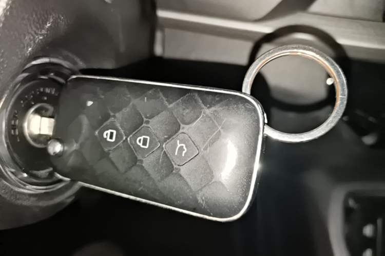 Used Wuling Jiachen 2022 1.5L Manual Comfort Edition Vehicle Key