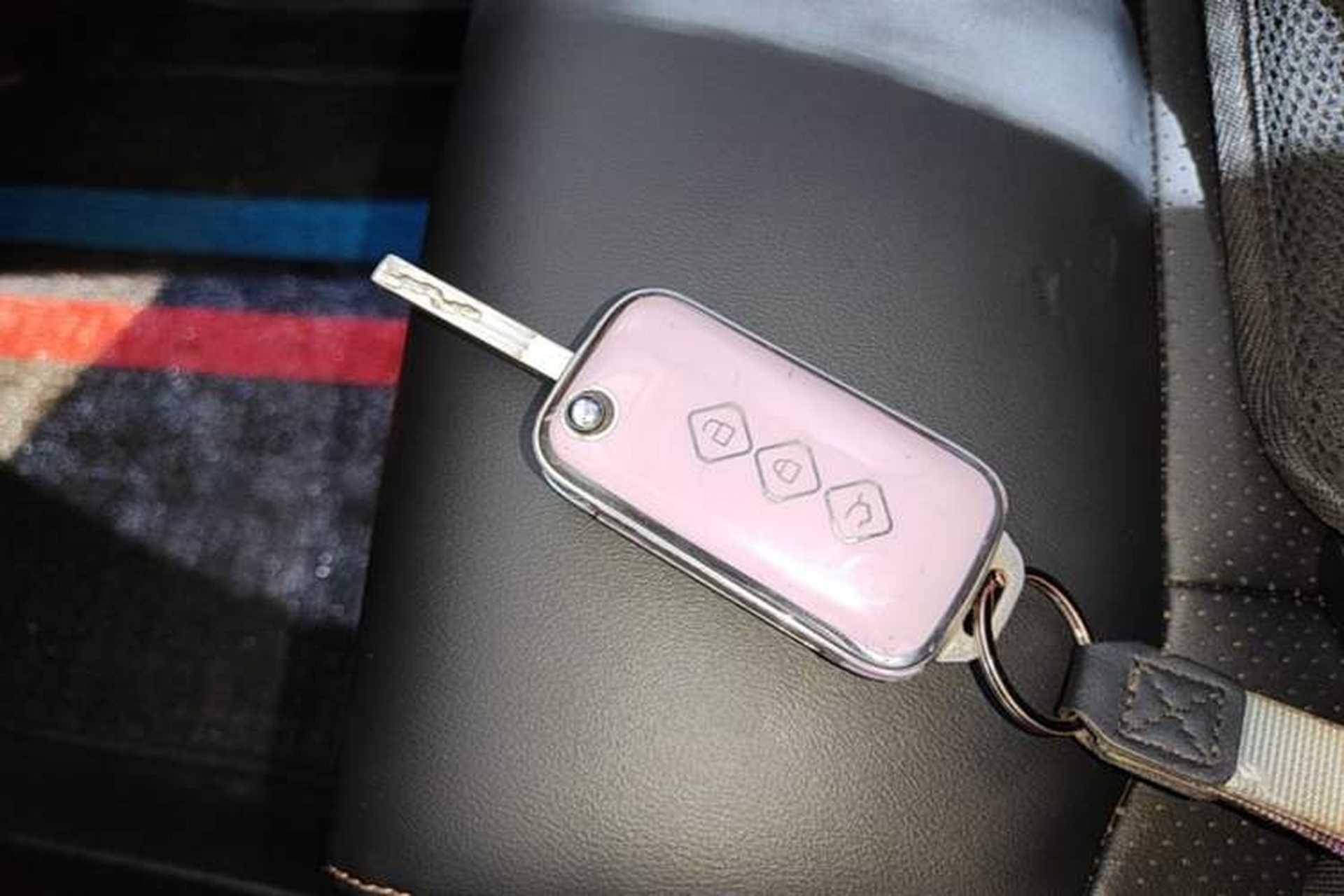 Used Wuling Jiachen 2022 1.5L Manual Comfort Edition Vehicle Key