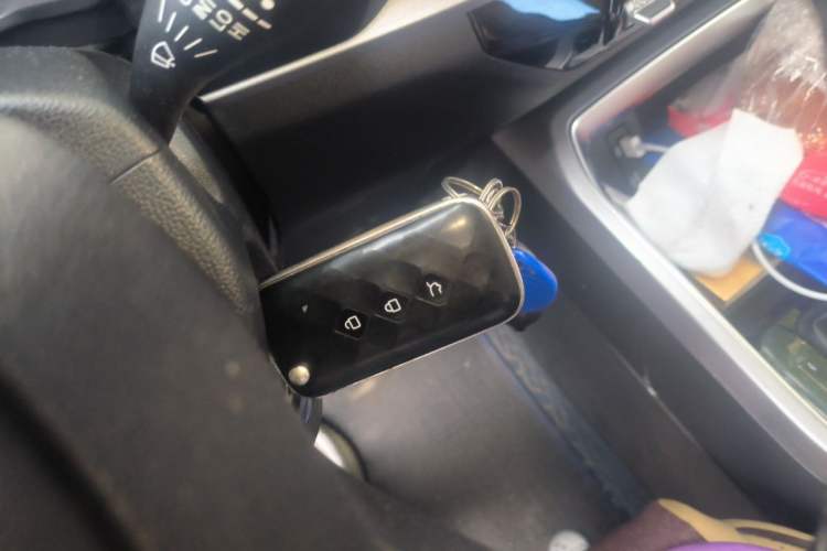 Used Wuling Jiachen 2022 1.5T Manual Comfort & Dynamic Version Vehicle Key