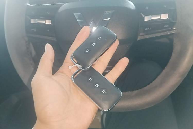 Used Wuling Jiachen 2022 1.5T CVT Smart Luxury Version Vehicle Key