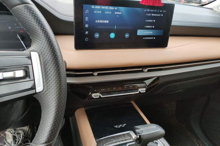 Used Wuling Jiachen 2022 1.5T CVT Deluxe Flagship Edition Audio And AC Panel