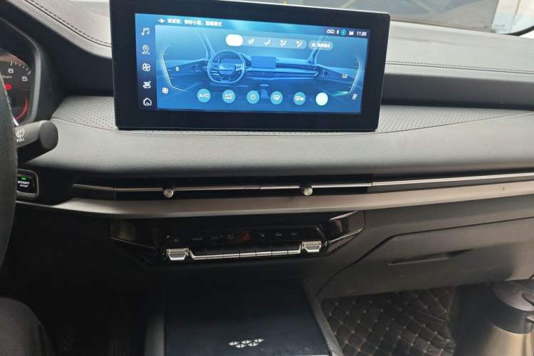 Used Wuling Jiachen 2022 1.5T CVT Deluxe Flagship Edition Audio And AC Panel