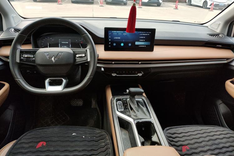 Used Wuling Jiachen 2022 1.5T CVT Deluxe Flagship Edition Center Console