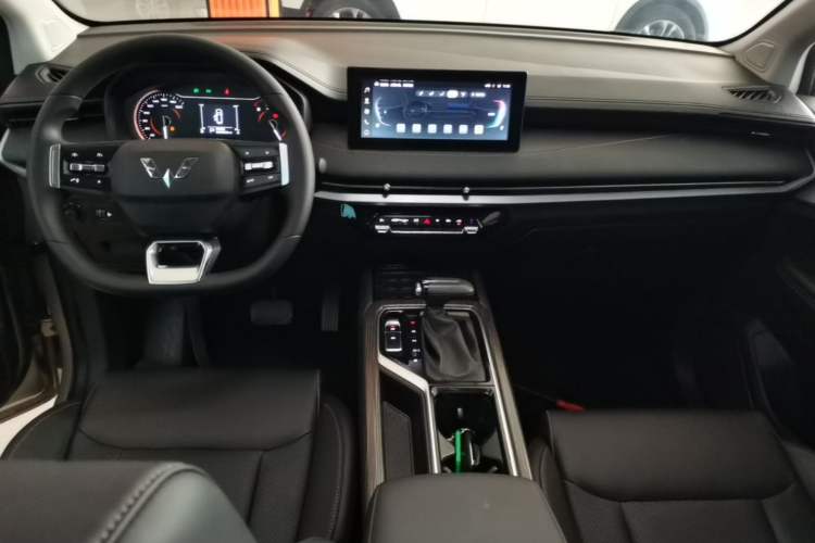 Used Wuling Jiachen 2022 1.5T CVT Smart Luxury Version Center Console
