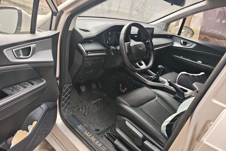 Used Wuling Jiachen 2022 1.5T Manual Light Enjoyment Dynamic Version Driver Seat