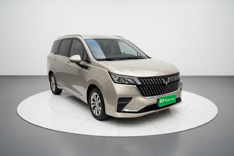 Used Wuling Jiachen 2022 1.5T Manual Light Enjoyment Dynamic Version Front Right 45 Deg