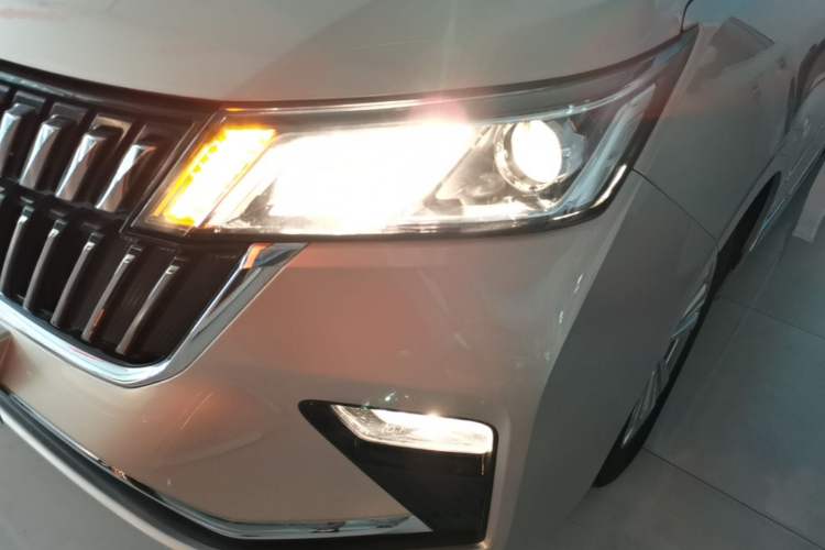 Used Wuling Jiachen 2022 1.5T CVT Smart Luxury Version Left Front Headlight