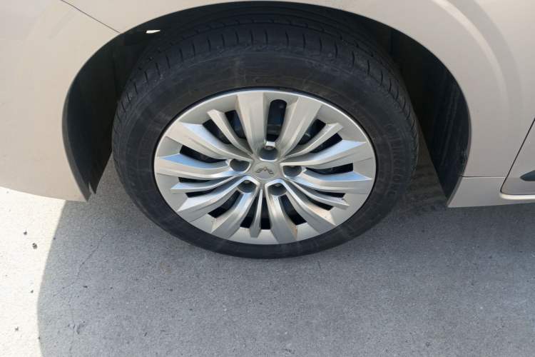 Used Wuling Jiachen 2022 1.5L Manual Enjoyment Elite Model Left Front Wheel Hub