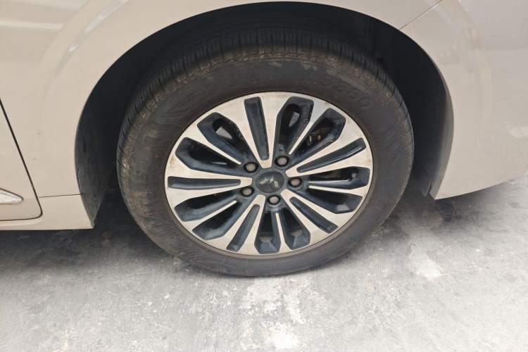 Used Wuling Jiachen 2022 1.5T CVT Deluxe Flagship Edition Right Front Wheel Hub