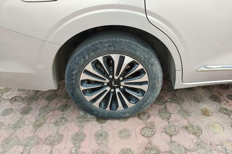 Used Wuling Jiachen 2022 1.5T CVT Deluxe Flagship Edition Right Rear Wheel Hub