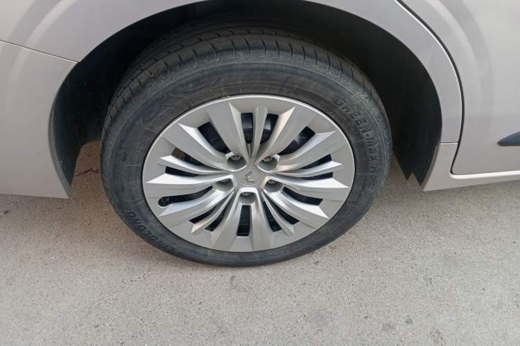 Used Wuling Jiachen 2022 1.5L Manual Enjoyment Elite Model Right Rear Wheel Hub