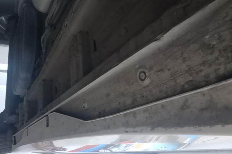 Used Wuling Jiachen 2022 1.5T CVT Smart Luxury Version Right Side Sill