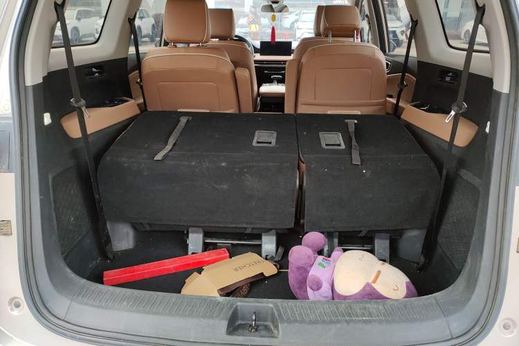 Used Wuling Jiachen 2022 1.5T CVT Deluxe Flagship Edition Trunk