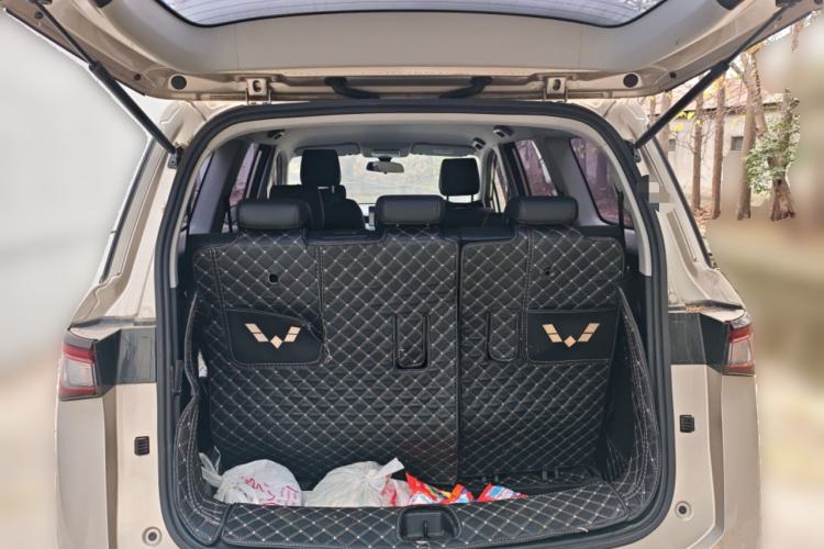 Used Wuling Jiachen 2022 1.5T Manual Light Enjoyment Dynamic Version Trunk