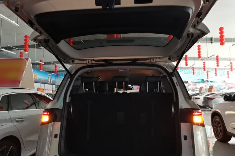 Used Wuling Jiachen 2022 1.5T CVT Smart Luxury Version Trunk