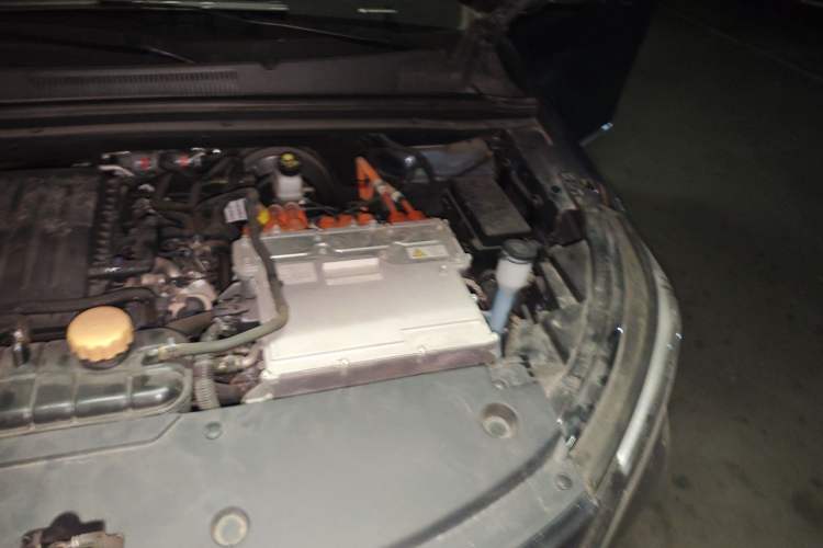 Used Wuling Jiachen 2023 2.0L DHT Flagship Edition Engine Bay Left