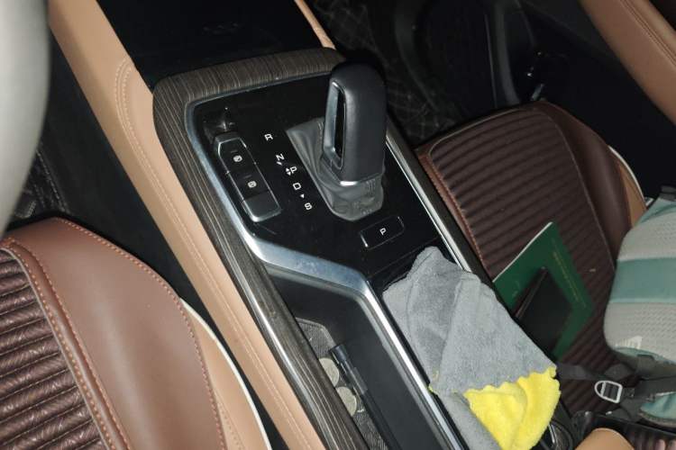 Used Wuling Jiachen 2023 2.0L DHT Flagship Edition Gear Lever