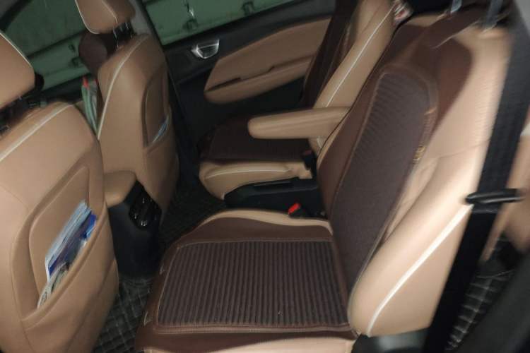 Used Wuling Jiachen 2023 2.0L DHT Flagship Edition Left Rear Seat