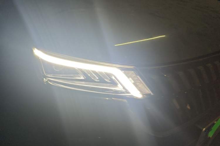 Used Wuling Jiachen 2023 2.0L DHT Flagship Edition Right Front Headlight