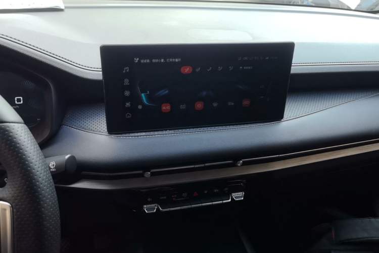 Used Wuling Jiachen 2023 2.0L DHT Flagship Edition Audio And AC Panel