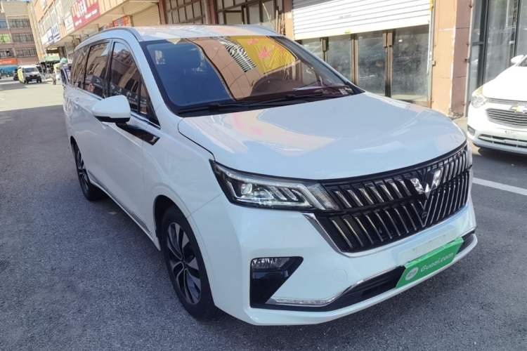 Used Wuling Jiachen 2023 2.0L DHT Flagship Edition Front Right 45 Deg
