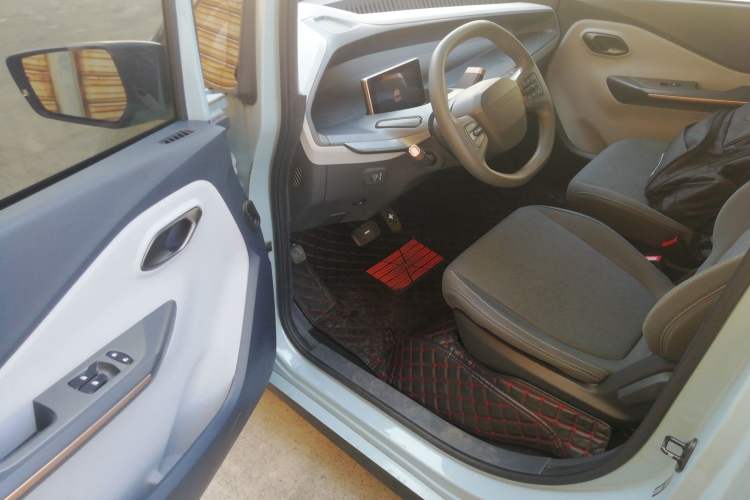 Used Wuling NAMMIEV 2021 Playful Model – High-Power Version Driver Seat