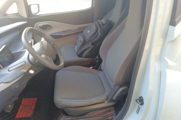 Used Wuling NAMMIEV 2021 Playful Model – High-Power Version Left Rear Seat