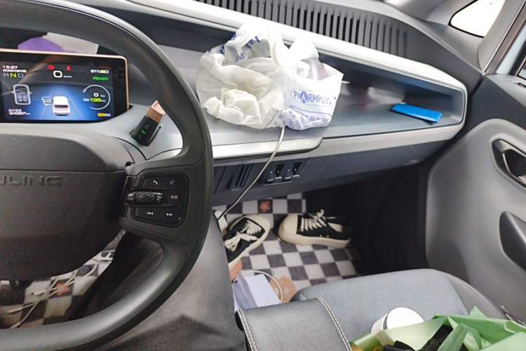 Used Wuling NAMMIEV 2021 Playful Model – High-Power Version Audio And AC Panel