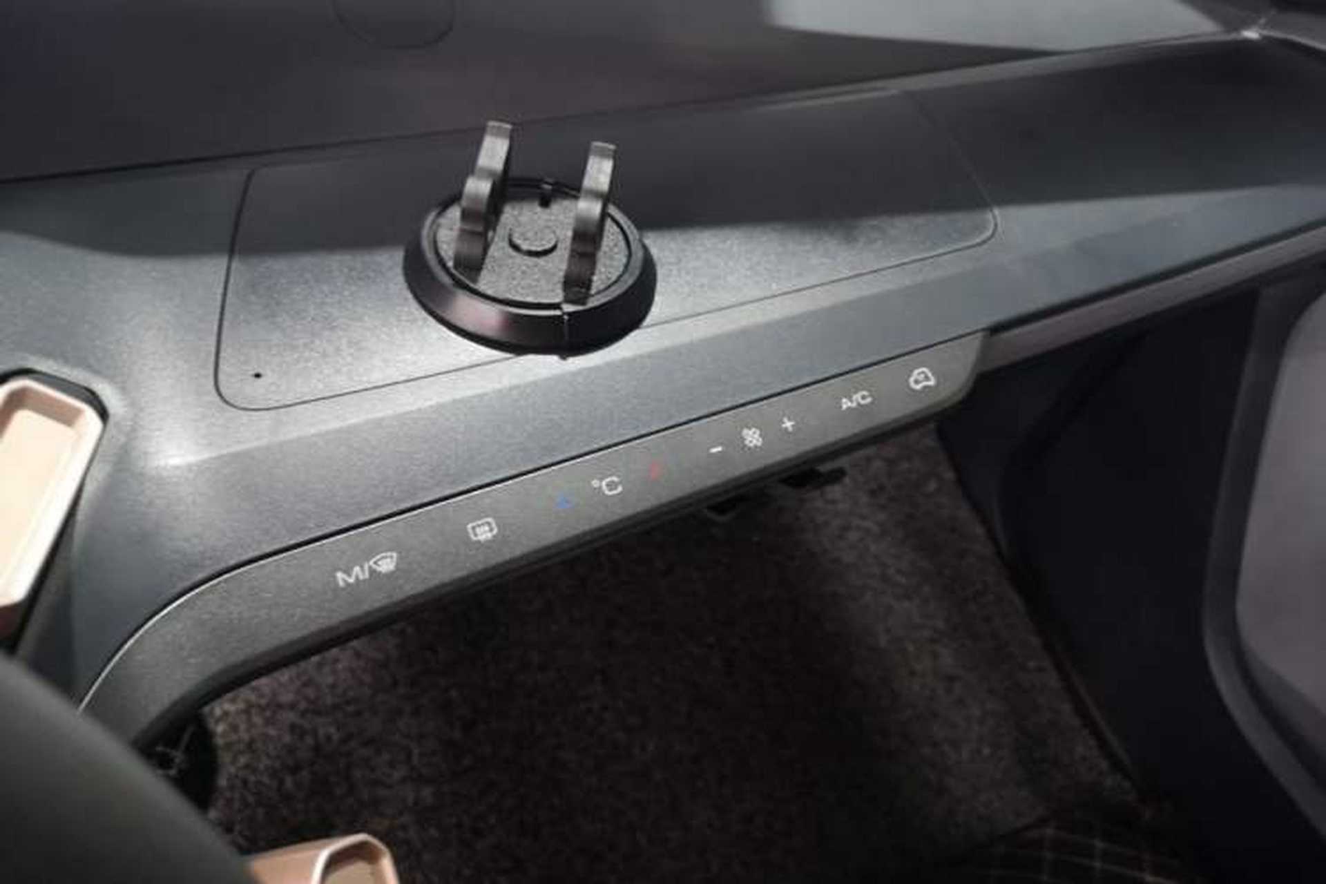 Used Wuling NAMMIEV 2021 Playful Model – High-Power Version Audio And AC Panel