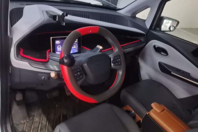 Used Wuling NAMMIEV 2021 Playful Model – High-Power Version Center Console
