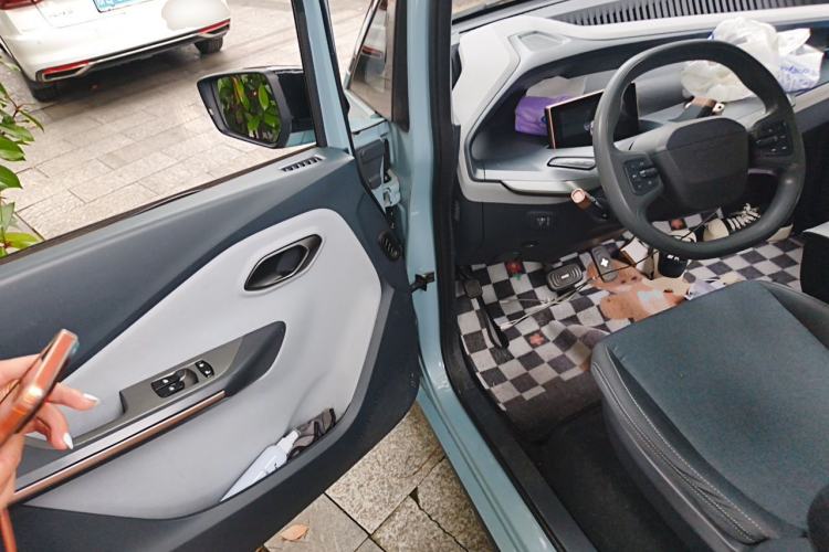 Used Wuling NAMMIEV 2021 Playful Model – High-Power Version Driver Seat