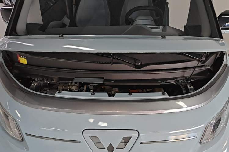 Used Wuling NAMMIEV 2021 Passion Edition Engine Bay