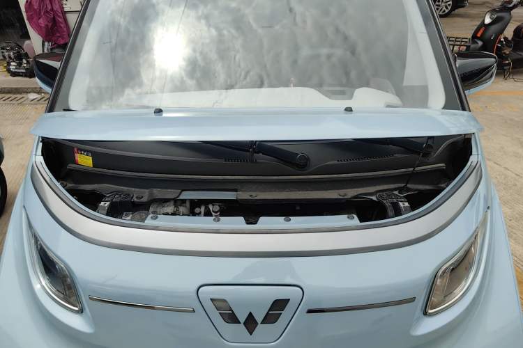 Used Wuling NAMMIEV 2021 Playful Model – High-Power Version Engine Bay