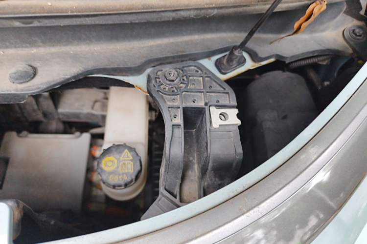 Used Wuling NAMMIEV 2021 Playful Model – High-Power Version Engine Bay Left