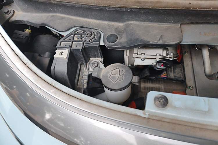 Used Wuling NAMMIEV 2021 Playful Model – High-Power Version Engine Bay Right